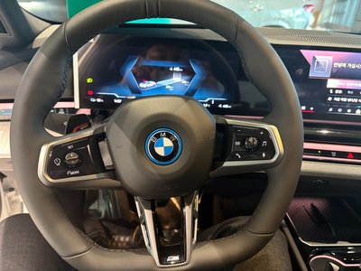 BMW I5 - 4