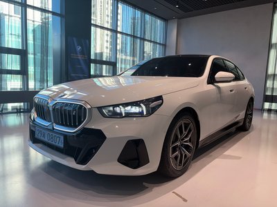 BMW I5 - 2