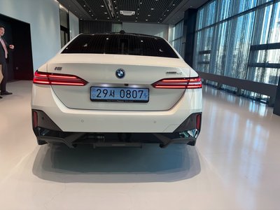 BMW I5 - 6