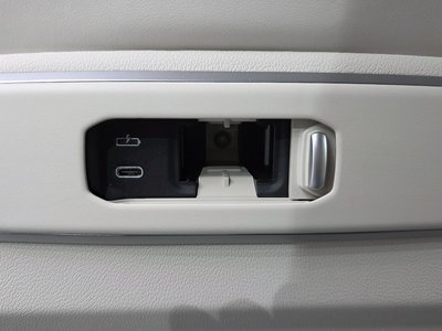 2025 BMW X5 thumbnail 18