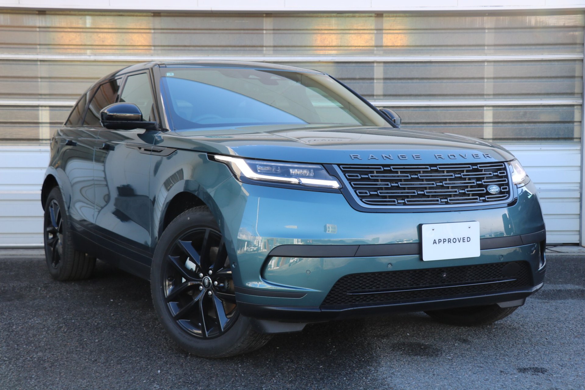 LAND ROVER RANGE ROVER VELAR - View 1