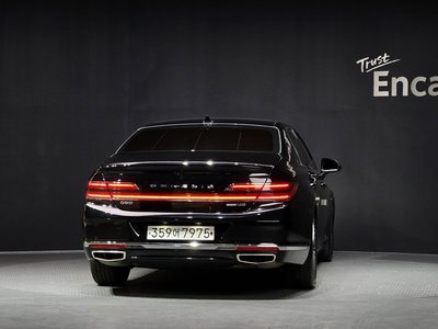 GENESIS G90 - 3