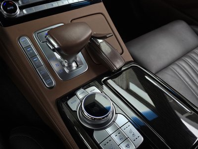 GENESIS G90 - 9