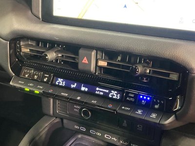 TOYOTA LAND CRUISER - 7