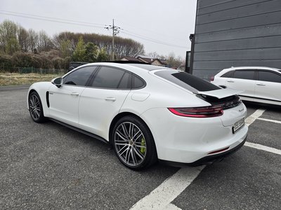 PORSCHE PANAMERA - 6