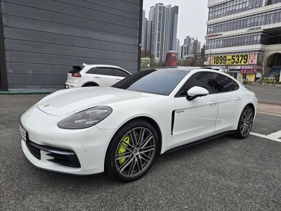 PORSCHE PANAMERA - 2