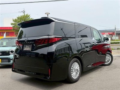 2026 TOYOTA ALPHARD photo 8