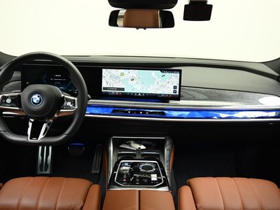 BMW I7 - 4
