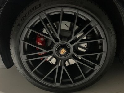 صورة 8 لـ 2025 Porsche PANAMERA