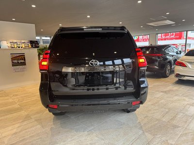 TOYOTA LAND CRUISER PRADO - 8