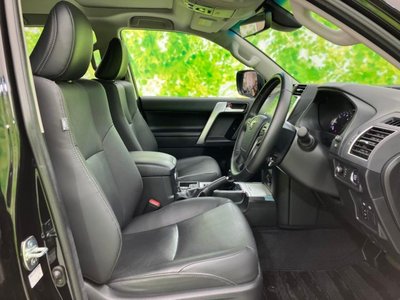 TOYOTA LAND CRUISER PRADO - 5