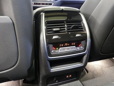 2025 BMW X5 — миниатюра 18