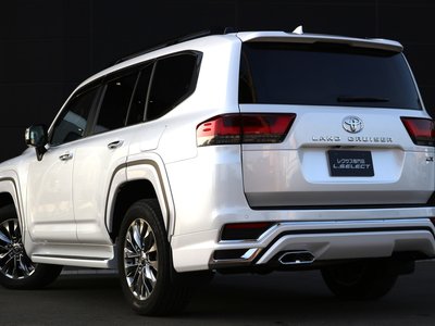 TOYOTA LAND CRUISER 300 - 7