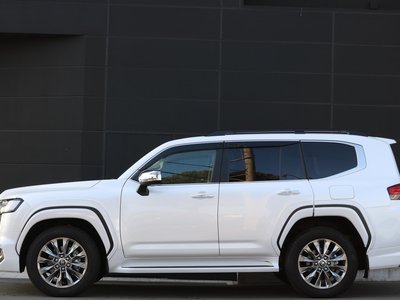 TOYOTA LAND CRUISER 300 - 10