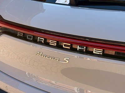 2022 Porsche MACAN — миниатюра 19