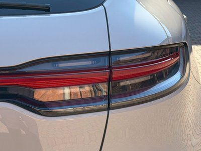 2022 Porsche MACAN — миниатюра 18
