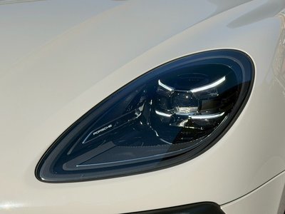 2022 Porsche MACAN — миниатюра 15