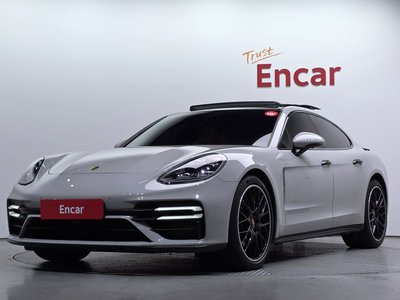 PORSCHE PANAMERA - 1