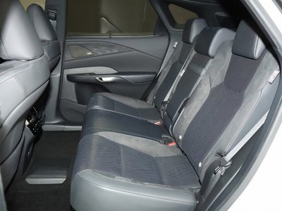 صورة 7 لـ 2023 Lexus RX