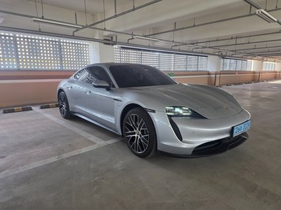 2022 Porsche TAYCAN — миниатюра 13