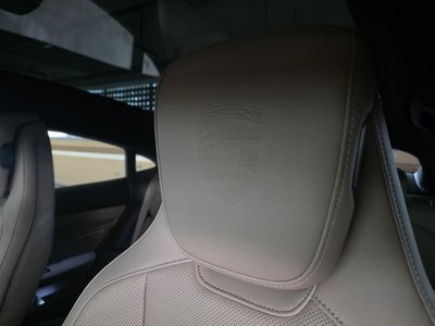 2022 Porsche TAYCAN — миниатюра 11