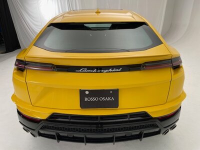 LAMBORGHINI URUS - 7