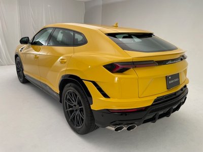LAMBORGHINI URUS - 10