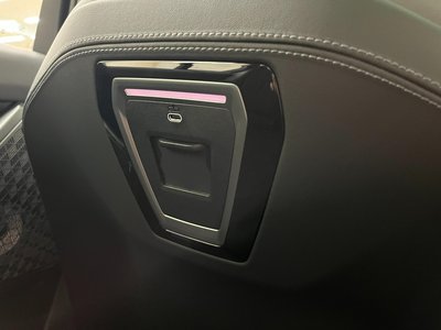 2025 BMW 5 SERIES — миниатюра 50