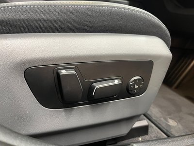 2025 BMW 5 SERIES — миниатюра 11