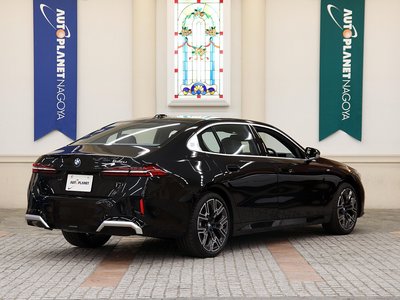 صورة 4 لـ 2025 BMW 5 SERIES