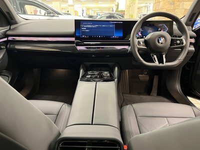 صورة 3 لـ 2025 BMW 5 SERIES