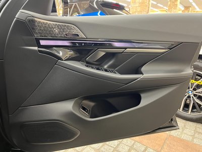 2025 BMW 5 SERIES — миниатюра 16