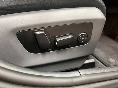 2025 BMW 5 SERIES — миниатюра 15