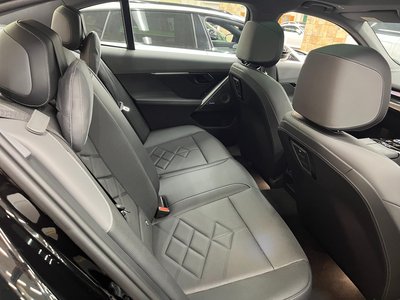 2025 BMW 5 SERIES — миниатюра 10