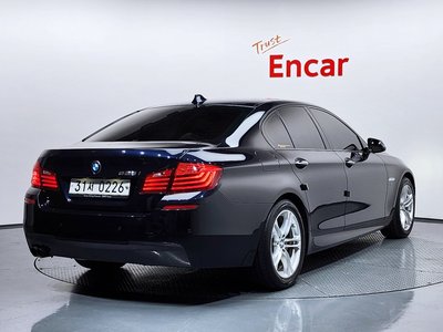 2016 BMW 5 SERIES photo 4