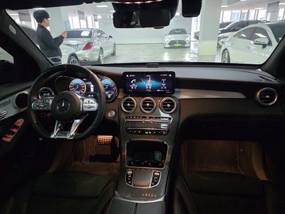 MERCEDES-BENZ GLC - 4