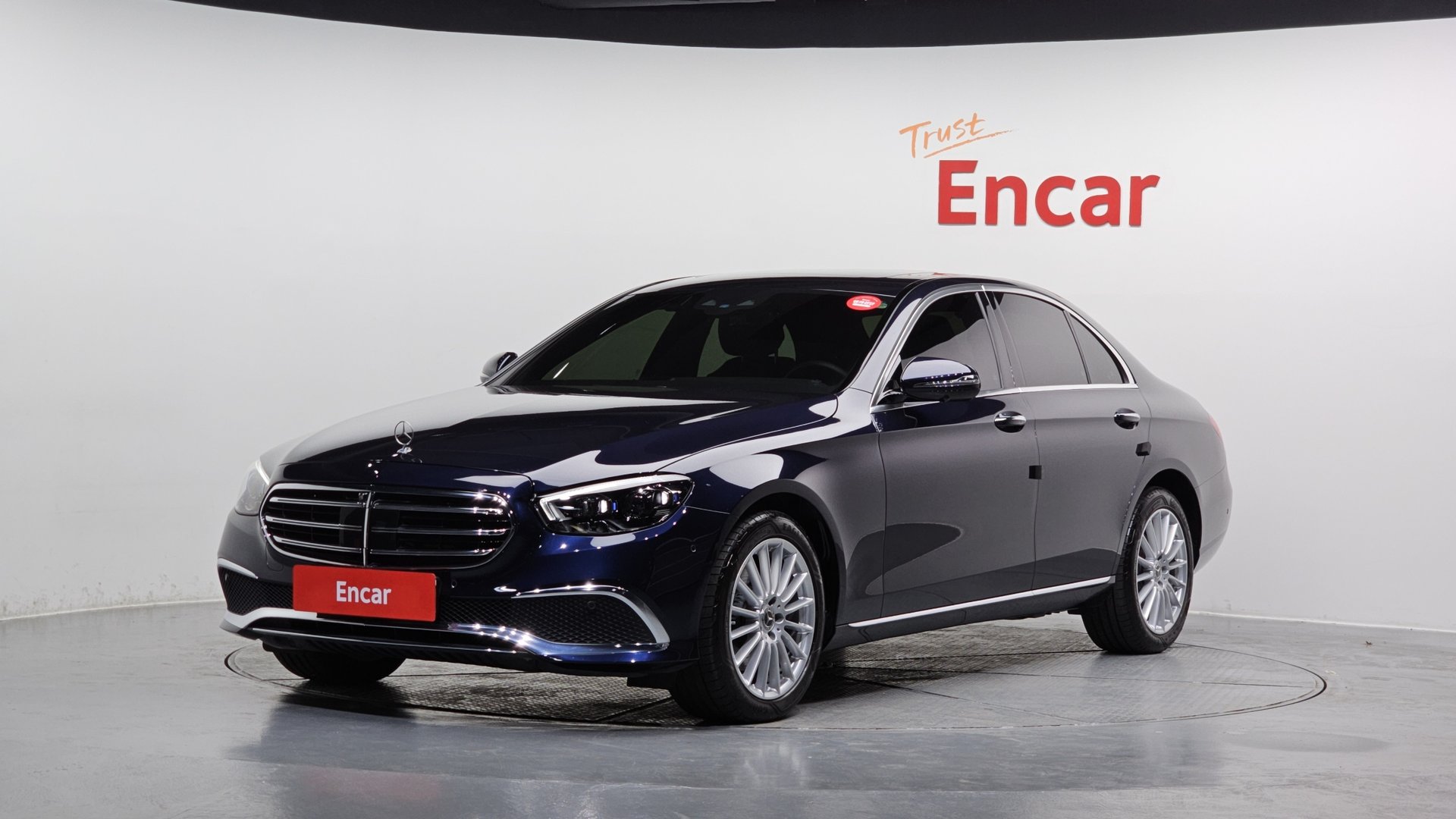 MERCEDES-BENZ E-CLASS - View 1