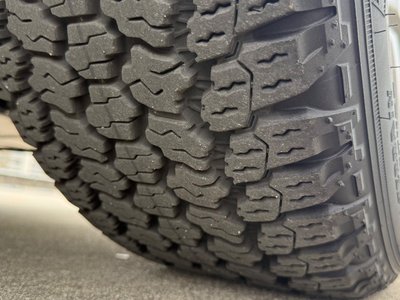 LAND ROVER DEFENDER 130 FIRST EDITION D300 WITH AIR - 10