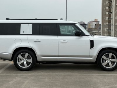 LAND ROVER DEFENDER 130 FIRST EDITION D300 WITH AIR - 3