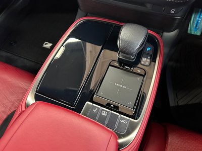 2018 Lexus LS thumbnail 15