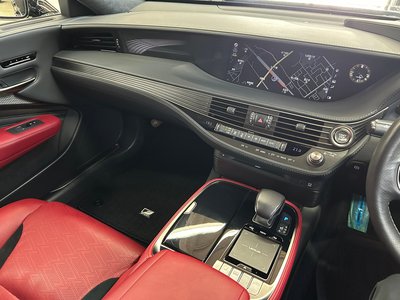 2018 Lexus LS thumbnail 38