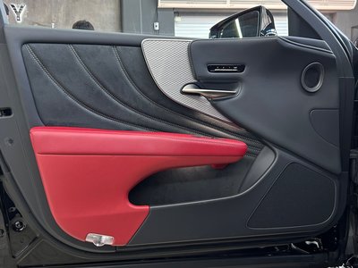 2018 Lexus LS thumbnail 32