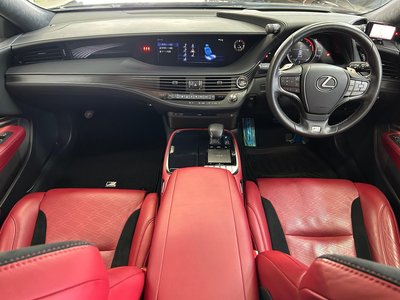 2018 Lexus LS thumbnail 14