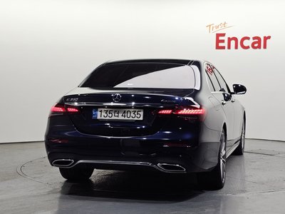 MERCEDES-BENZ E-CLASS - 3