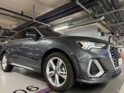 2022 AUDI Q3 photo 2
