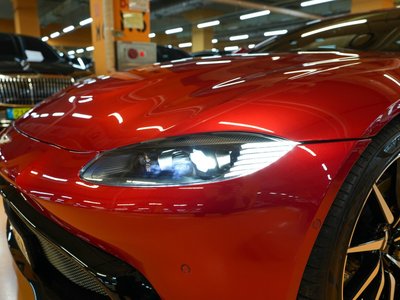 ASTON MARTIN VANTAGE - 5