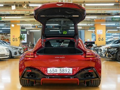 ASTON MARTIN VANTAGE - 7