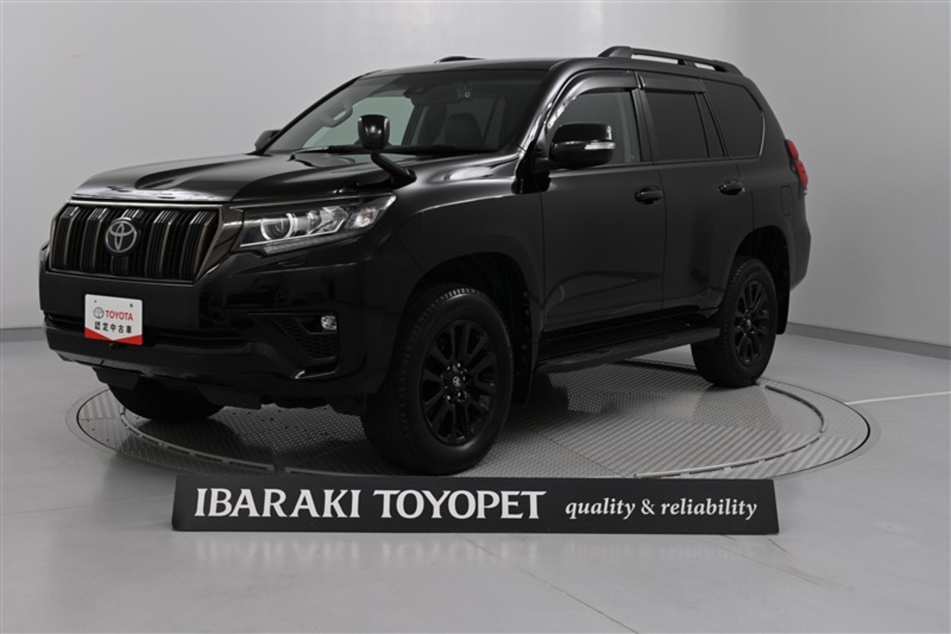 TOYOTA LAND CRUISER PRADO - View 1