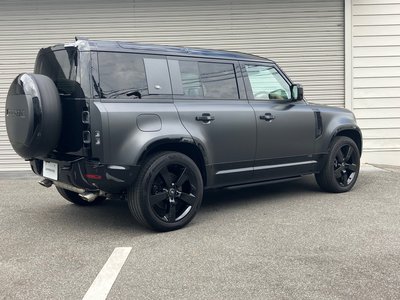 LAND ROVER DEFENDER - 8
