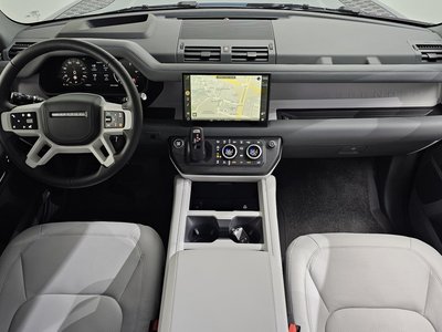 LAND ROVER DEFENDER - 4